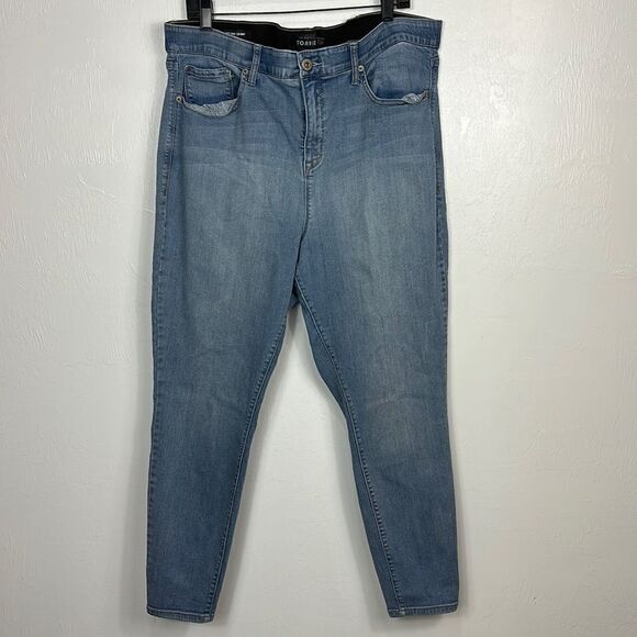 Torrid Premium Stretch Sky High Skinny Whiskered Jeans Size 22 R - Picture 1 of 10